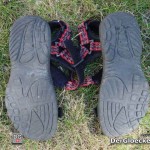 Die Ansicht der Schuhsohlen des im INTERSPAR erworbenen Trekkingsandalen
